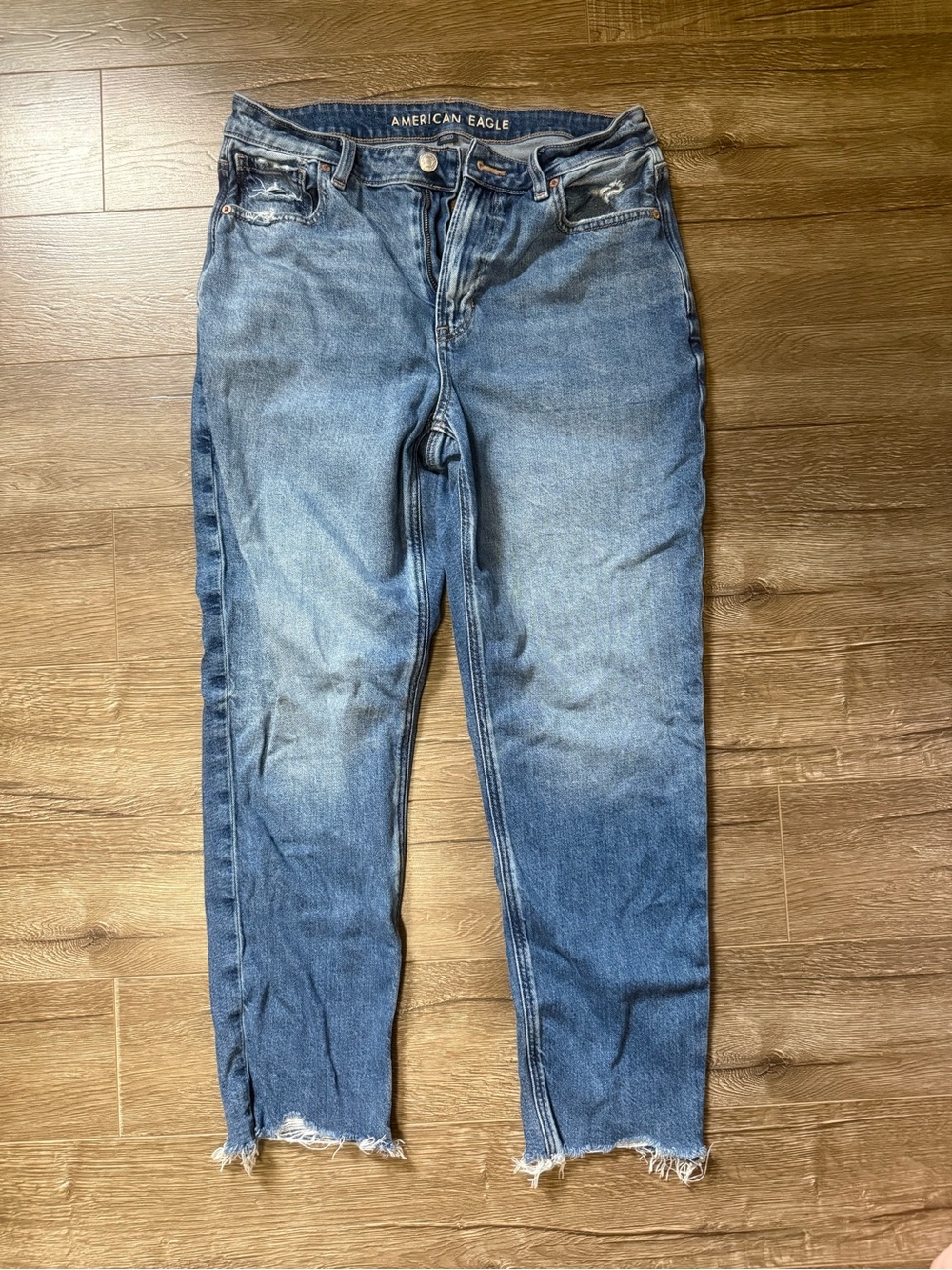 American Eagle Outfitters Strigid Mom Jeans size 8 short